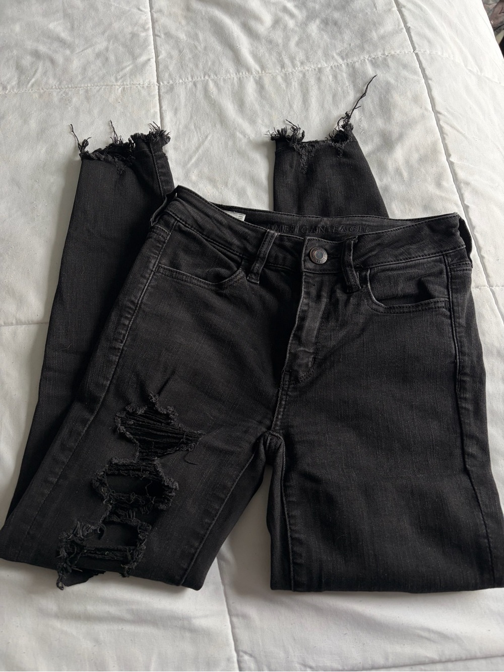 American Eagle Black Distressed Women's Skinny Jeans Size 2 Short